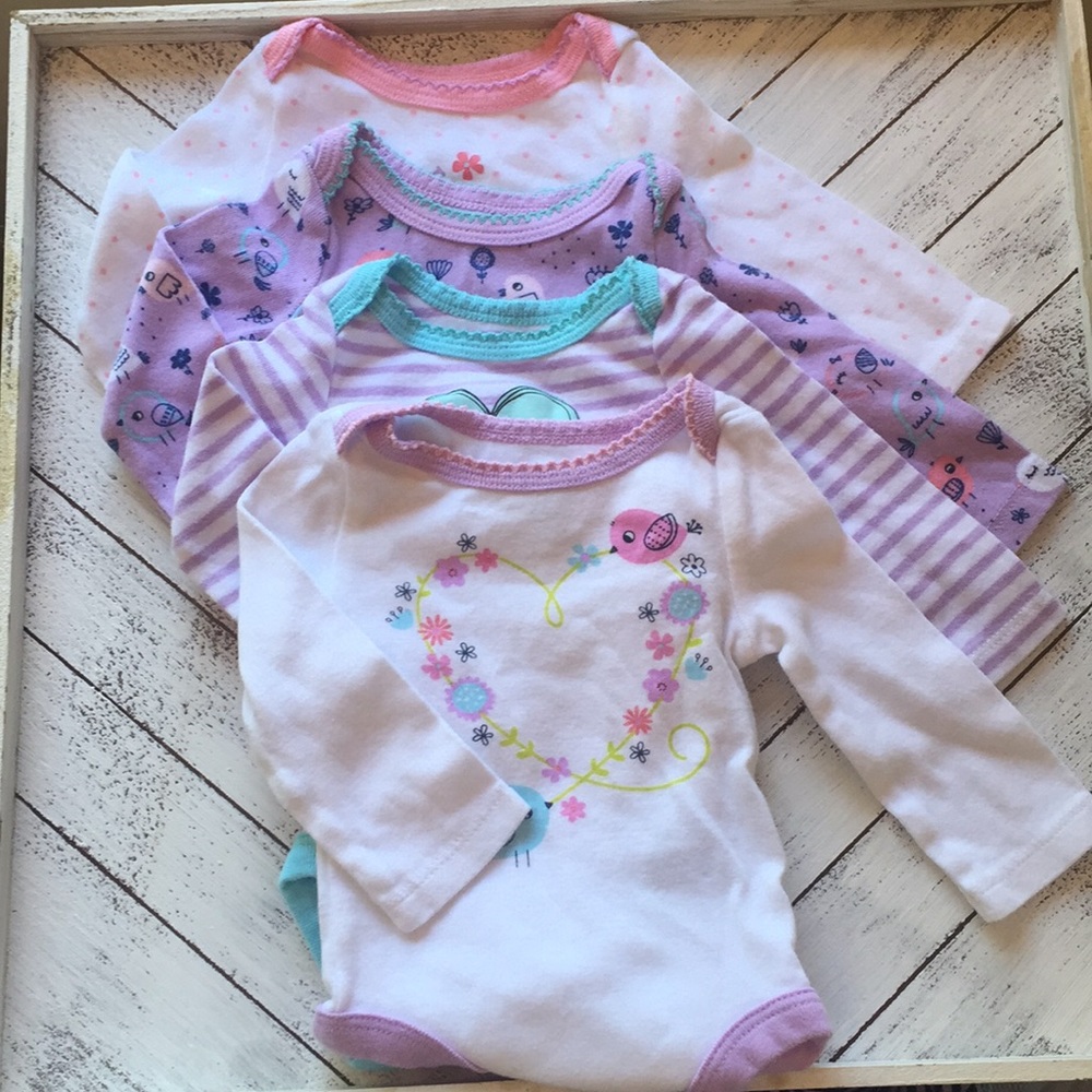 Newborn long sleeved onesie Lot